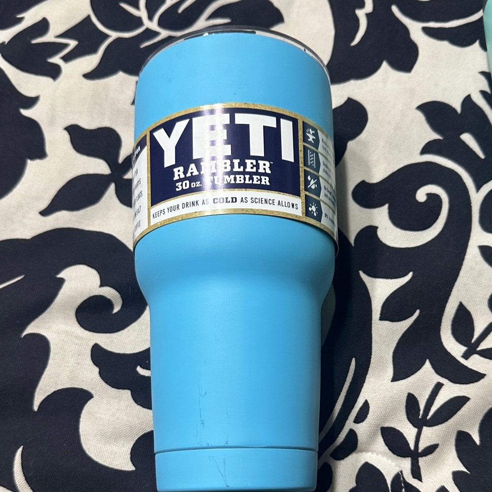 YETI Rambler 30 oz Tumbler - Sky Blue